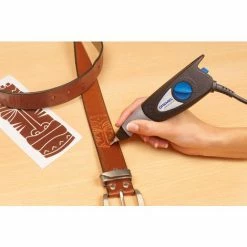 Brandneu ❤️ Dremel Gravierer Arts&Crafts, 2 Auswechselbare Karbidspitzen, 1 Auswechselbare Diamantspitze, 4 Gravierschablonen 😍 -DREMEL Shop 54587141 3